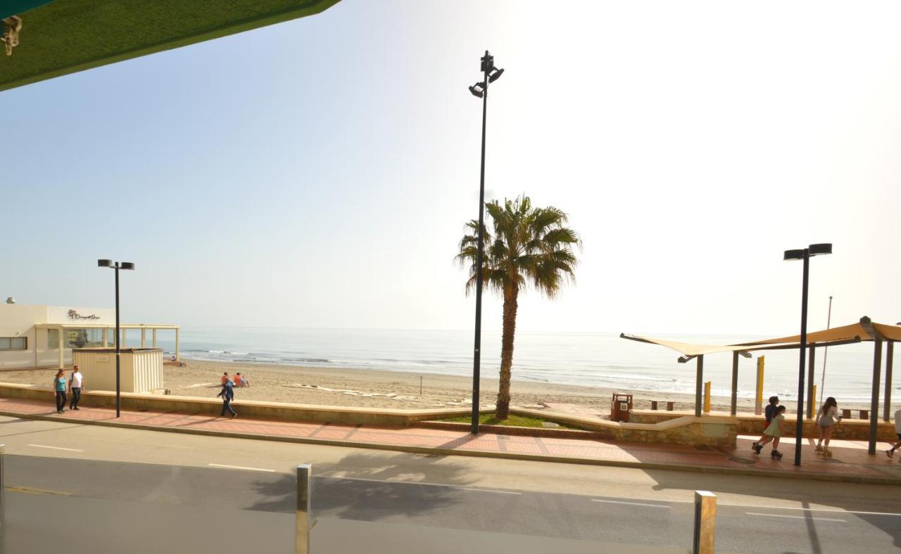 Fuengirola, Primera Linea De Playa Exterior photo